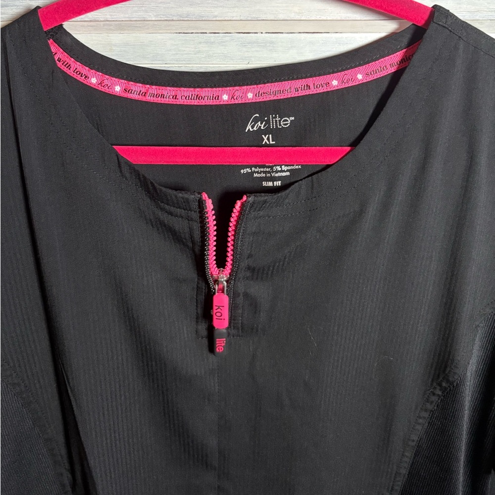 Lot Of 2 Black Scrub Tops Nursing Medical Koi Lite Heartsoul
Both size X-Large - Picture 4 of 8